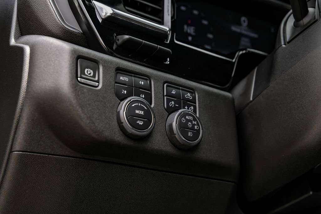 Used 2024 Chevrolet Silverado 2500 High Country w/ High Country Premium Package image 35