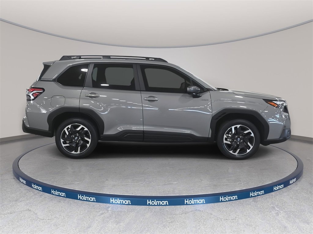 Used 2025 Subaru Forester Premium image 5