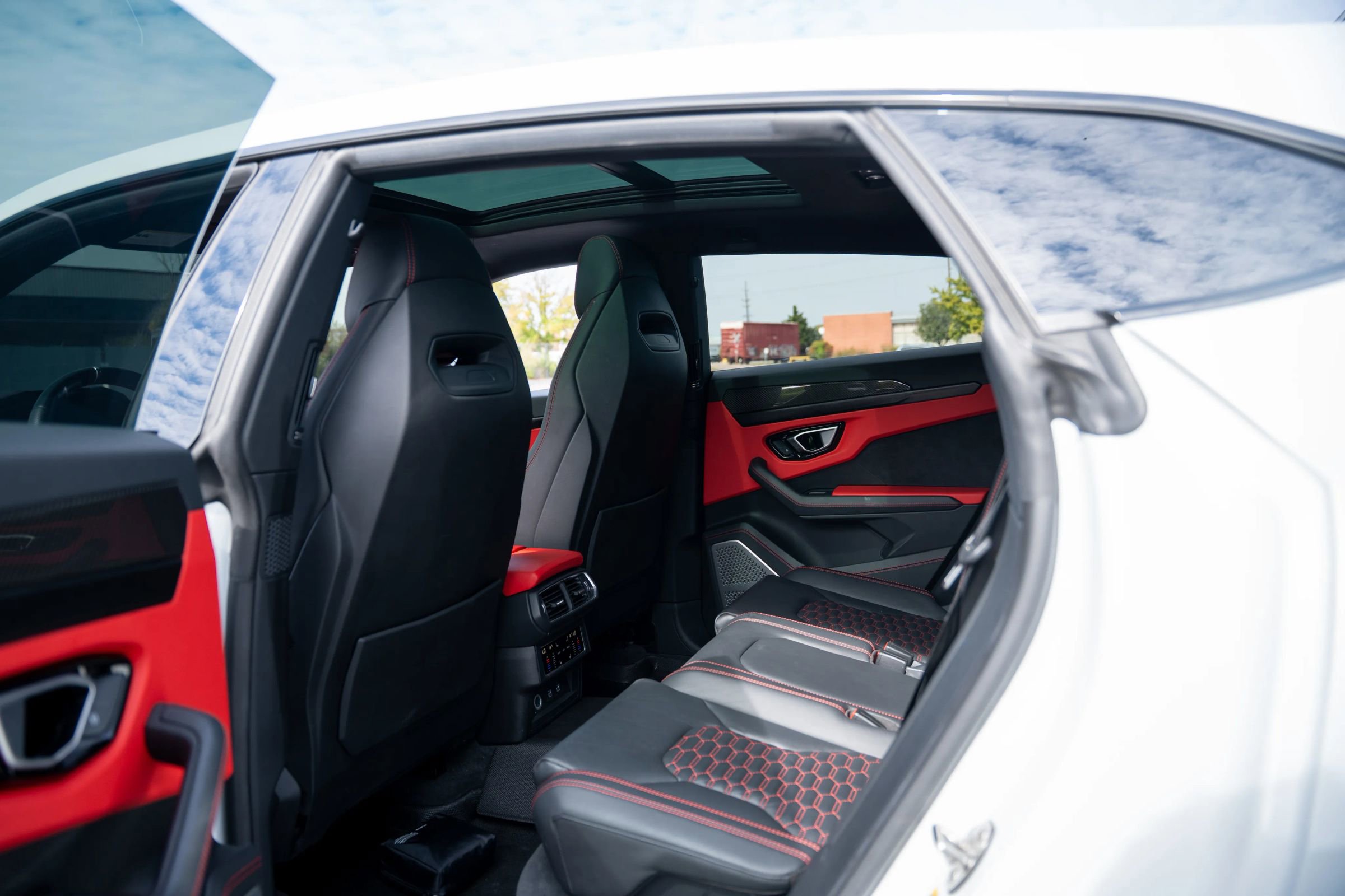 Used 2021 Lamborghini Urus image 18