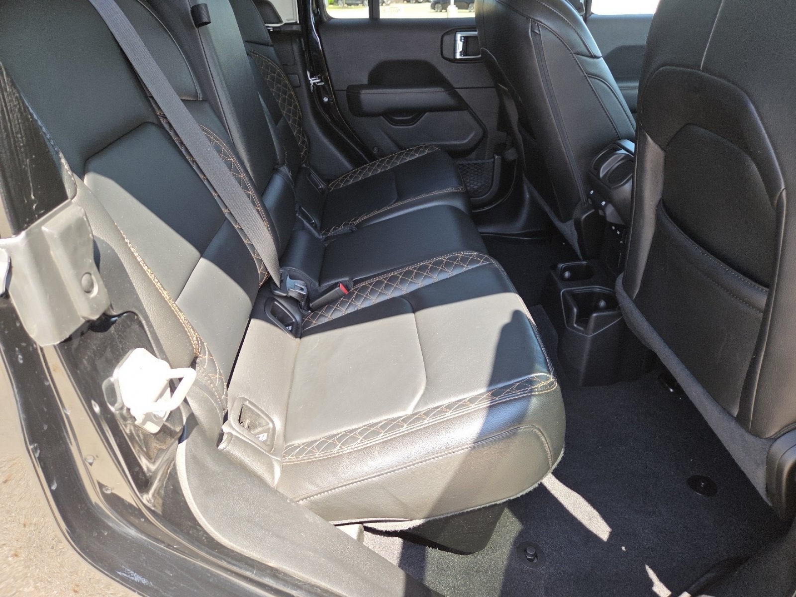 Used 2022 Jeep Gladiator Overland AWD/4WD image 19