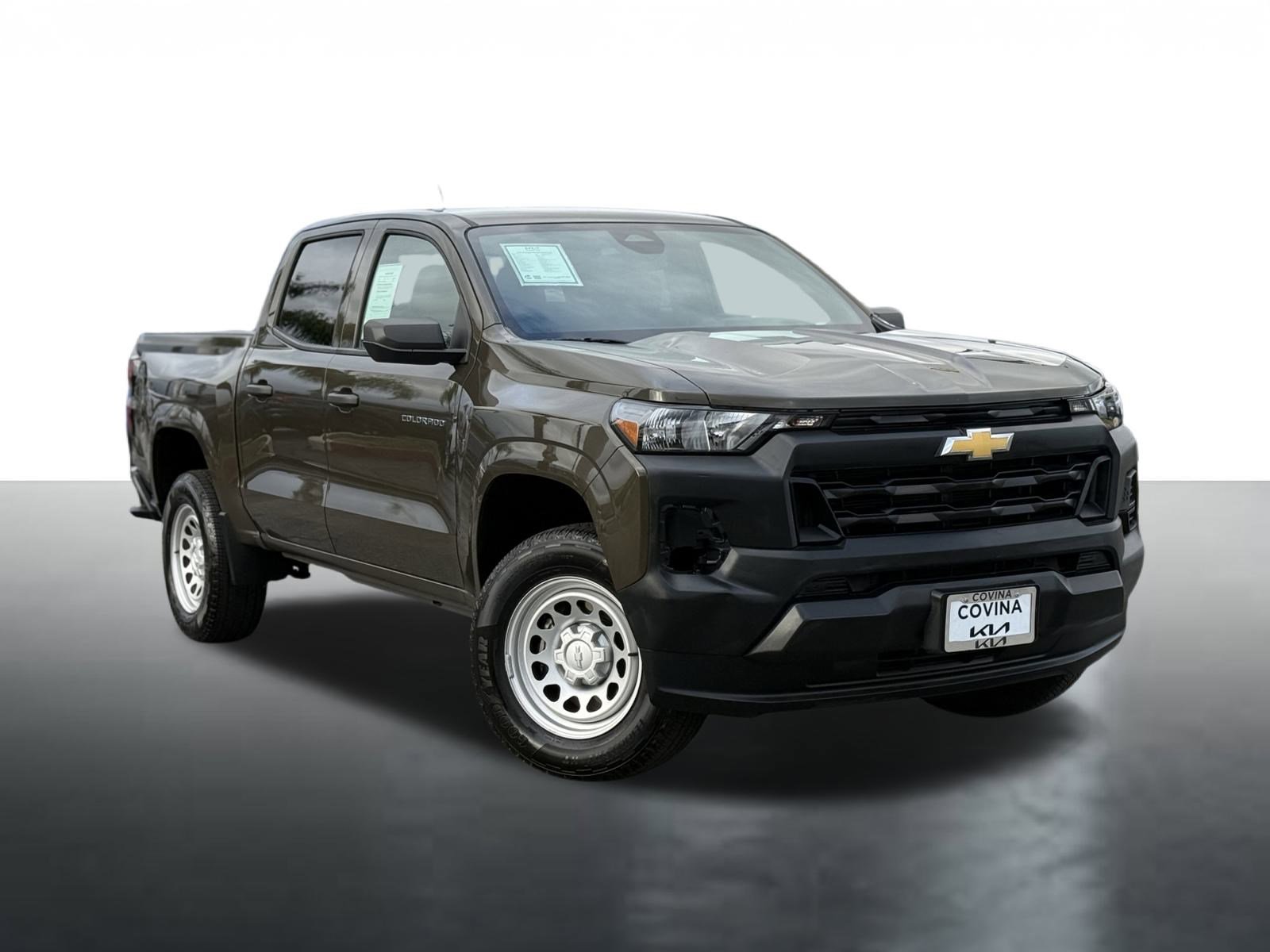 Used 2024 Chevrolet Colorado W/T image 1