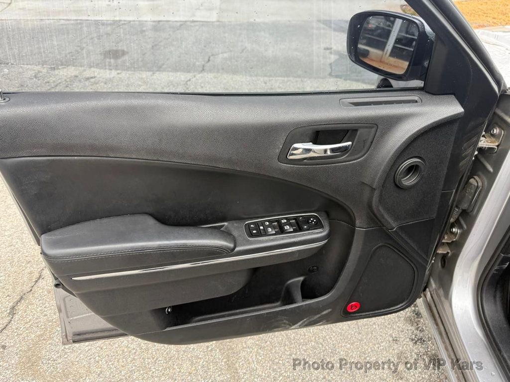 Used 2014 Dodge Charger SXT image 12