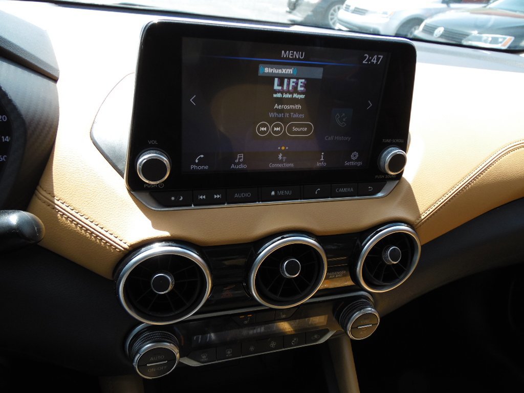 Used 2021 Nissan Sentra SV w/ SV Premium Package image 12