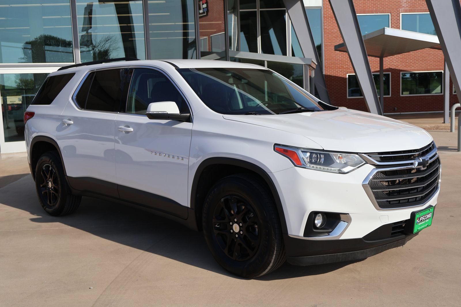 Used 2021 Chevrolet Traverse LT FWD image 4