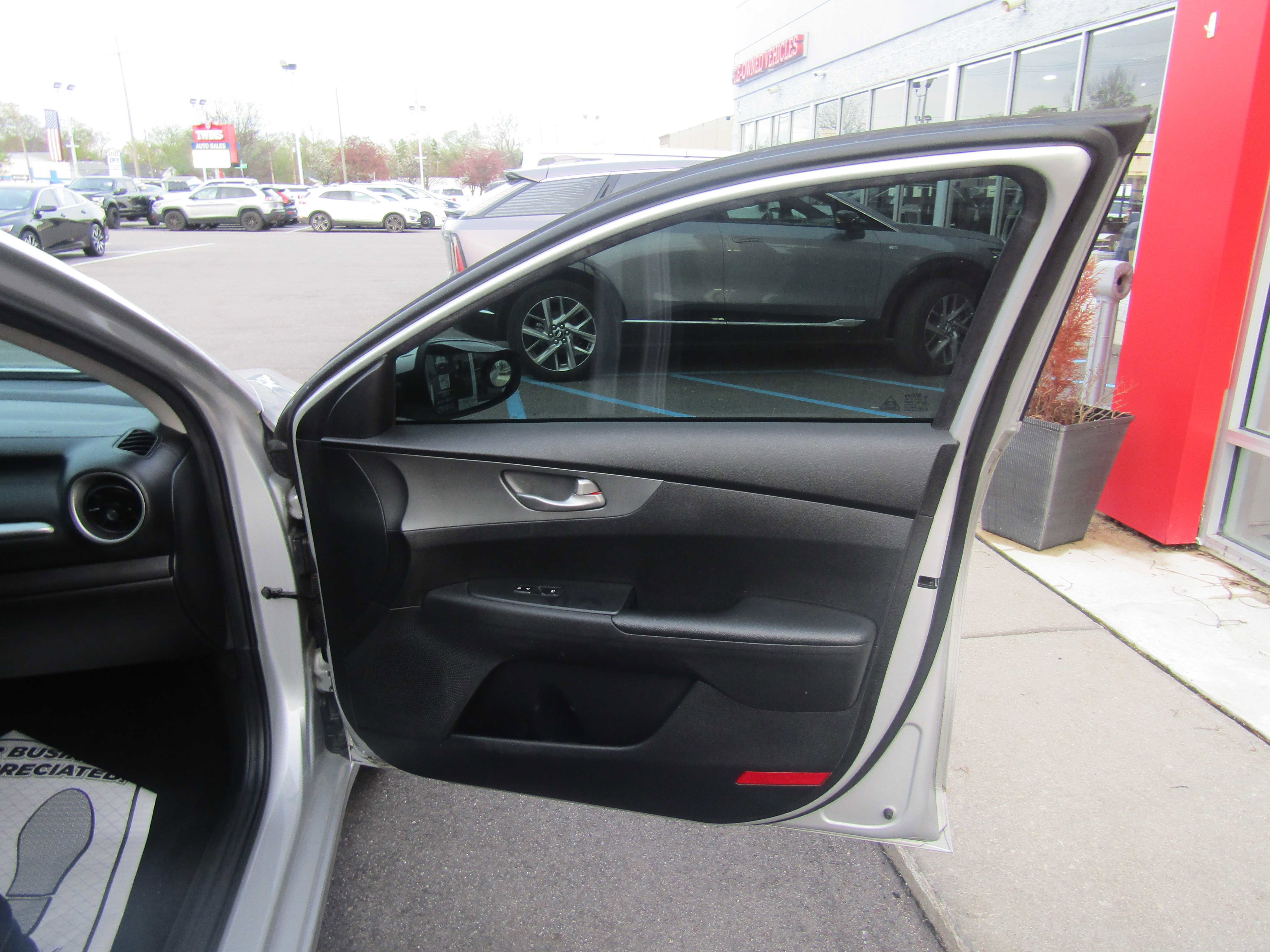 Used 2019 Kia Forte LXS image 14