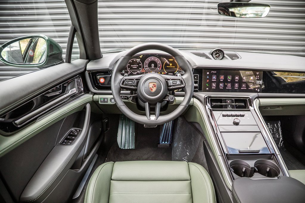 Used 2025 Porsche Panamera 4 image 12