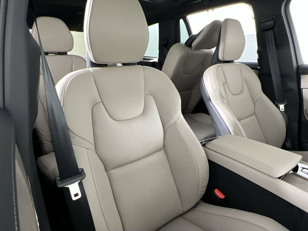 New 2026 Volvo XC90 B6 Ultra w/ Protection Package image 25