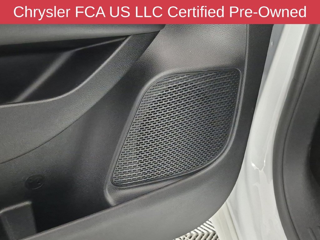 Certified 2025 Chrysler Pacifica Select FWD image 16