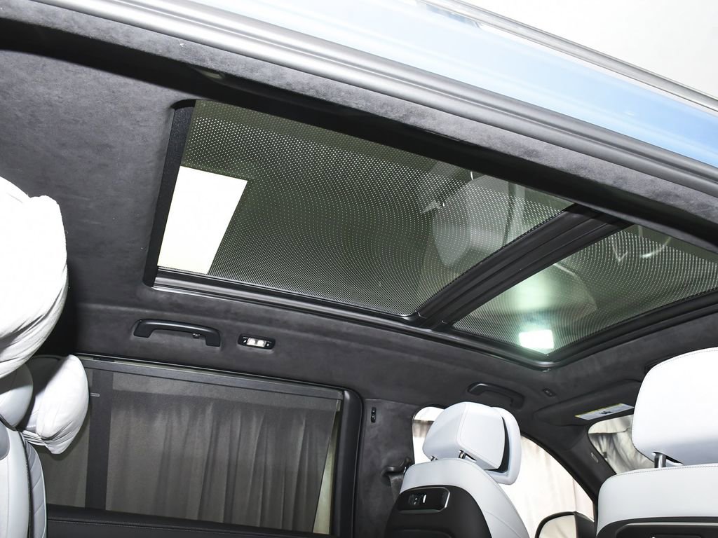 Used 2023 BMW X7 xDrive40i w/ Executive Package image 58