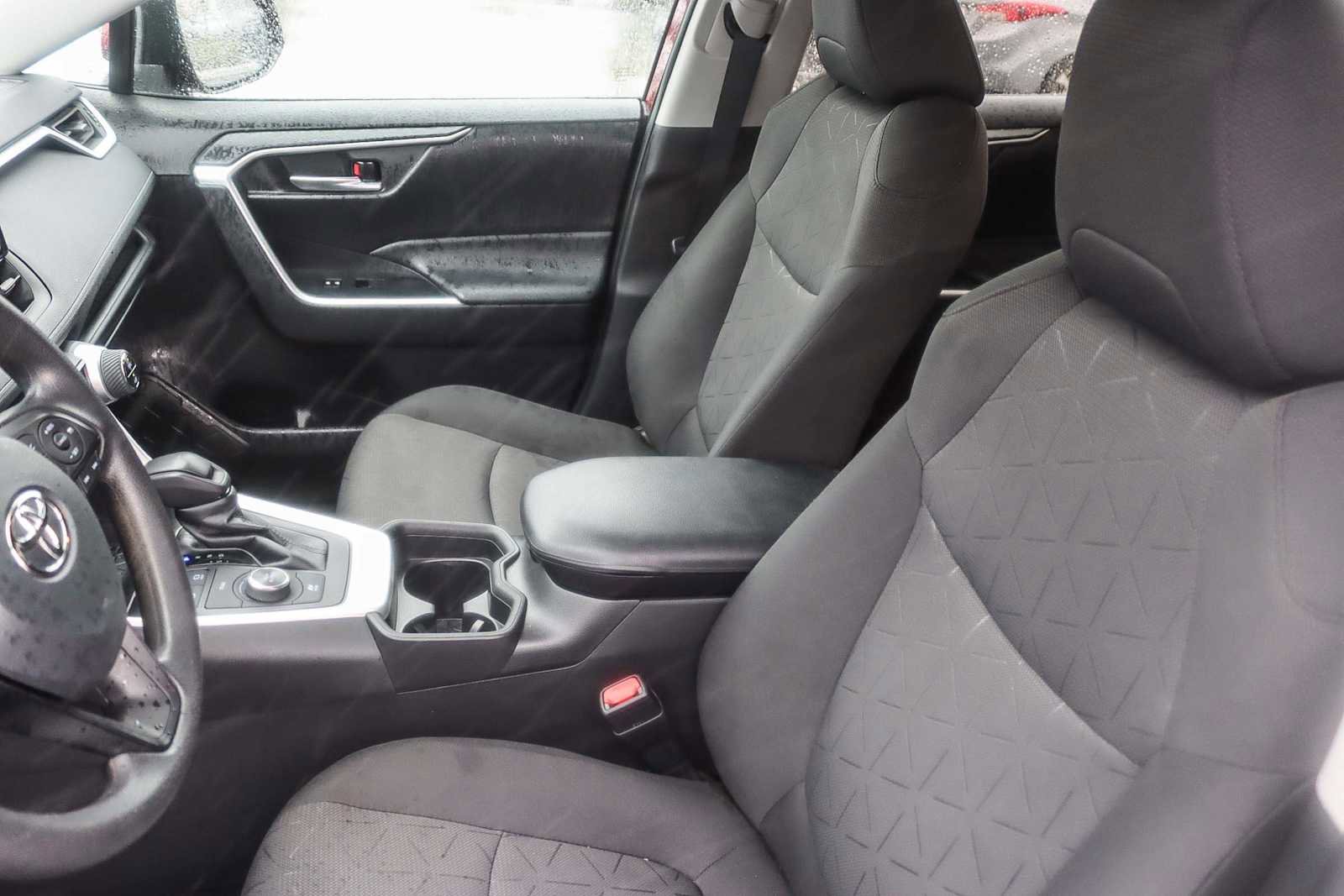 Used 2021 Toyota RAV4 XLE image 14