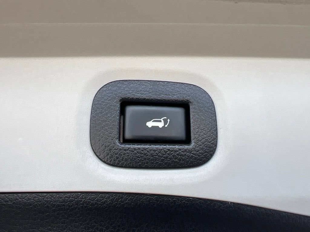 Used 2020 Nissan Rogue SL w/ Premium Package AWD/4WD image 14