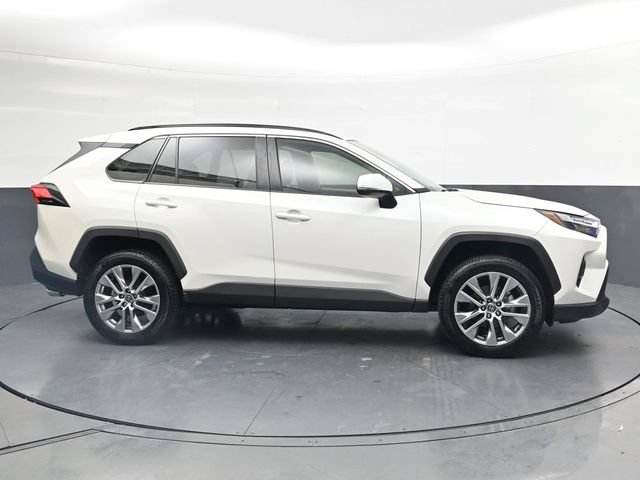Used 2022 Toyota RAV4 XLE Premium AWD/4WD image 3