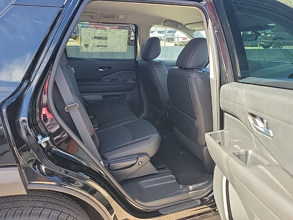 New 2026 Nissan Pathfinder SL FWD image 16