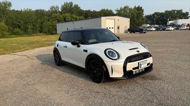 Used 2024 MINI Cooper S FWD image 2