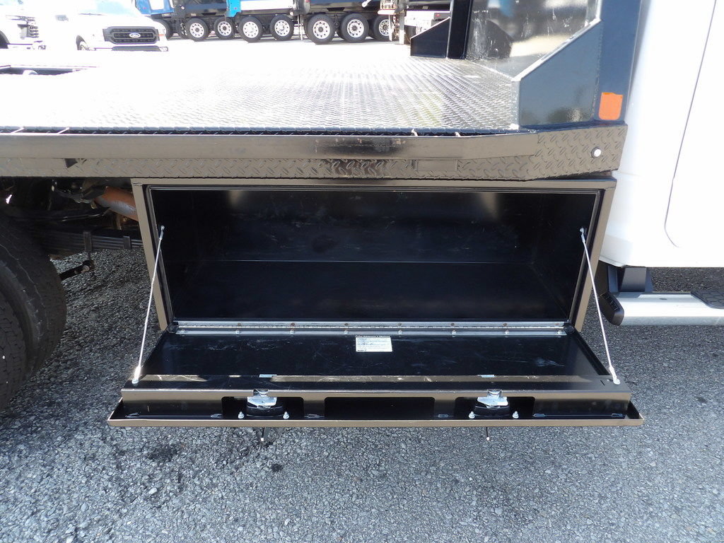 Used 2024 RAM 5500 Tradesman w/ Chrome Appearance Group AWD/4WD image 52