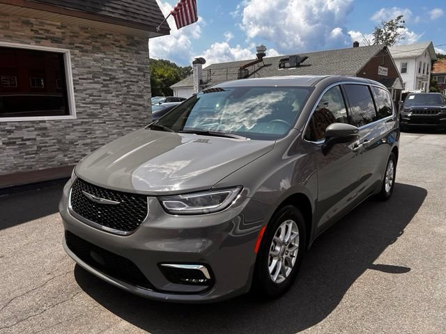 Used 2023 Chrysler Pacifica Touring-L