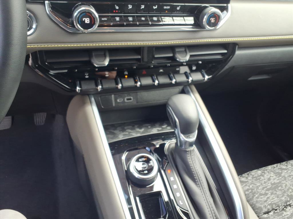 Certified 2024 Chevrolet Colorado ZR2 w/ Technology Package image 15