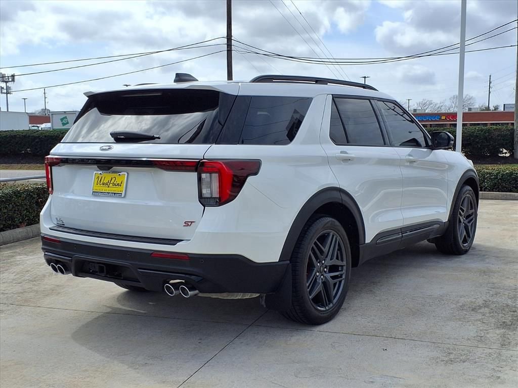 Used 2025 Ford Explorer ST image 2