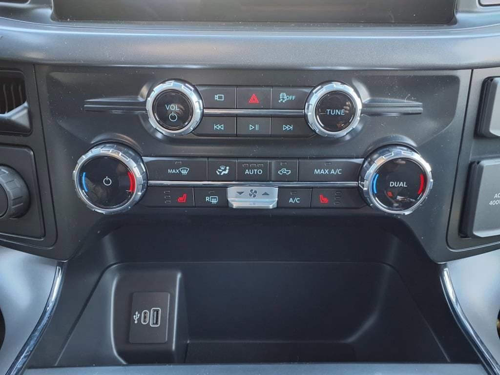 Used 2025 Ford F150 XLT w/ Equipment Group 302A MID RWD image 9