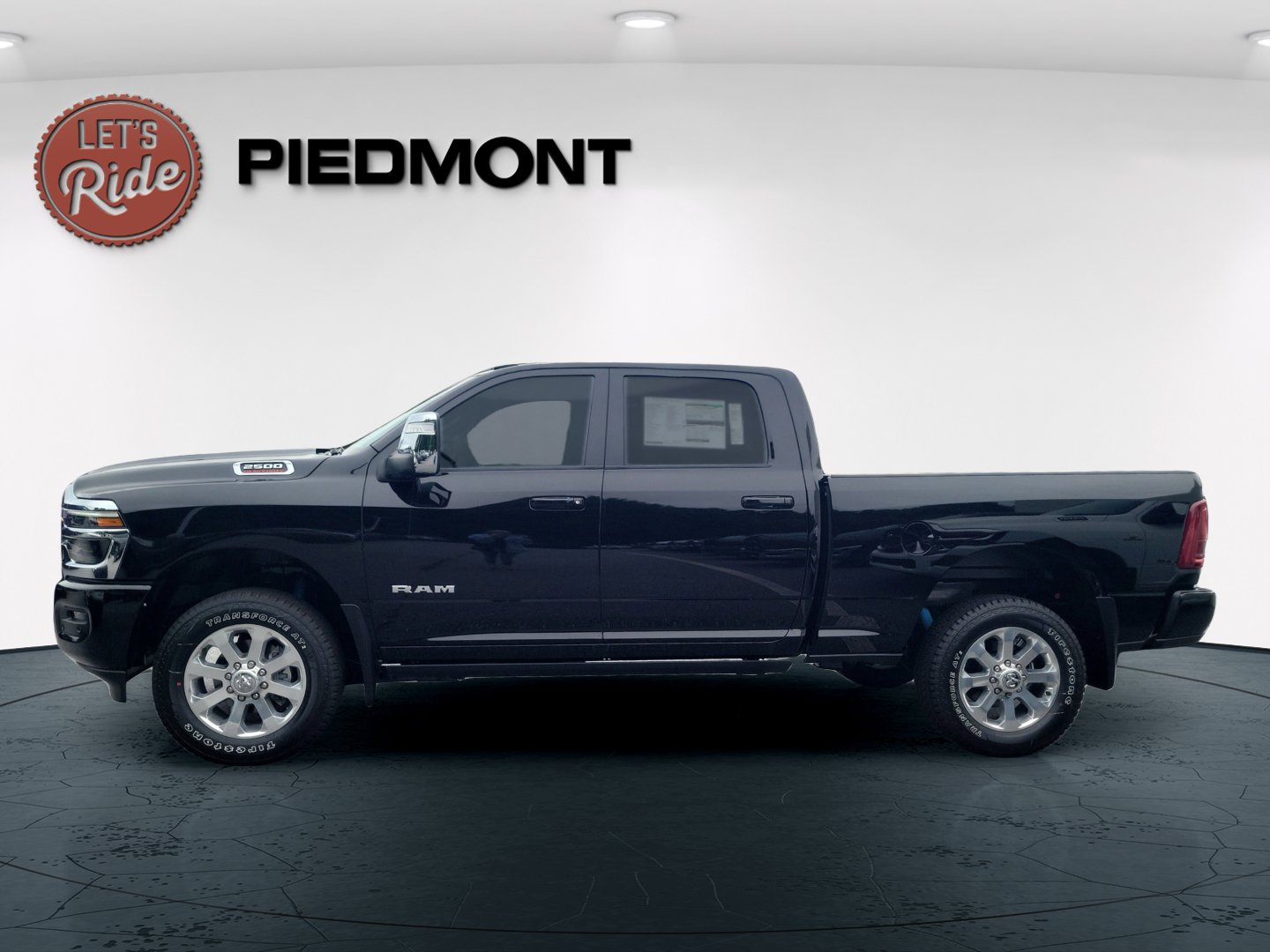 New 2026 RAM 2500 Laramie AWD/4WD image 9