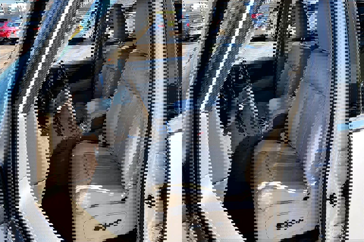 Used 2017 Lincoln Navigator Select image 8