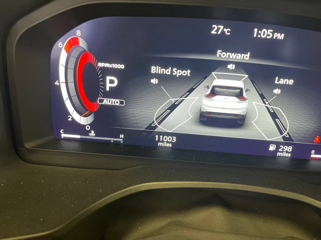 Used 2025 Nissan Rogue SL AWD/4WD image 5