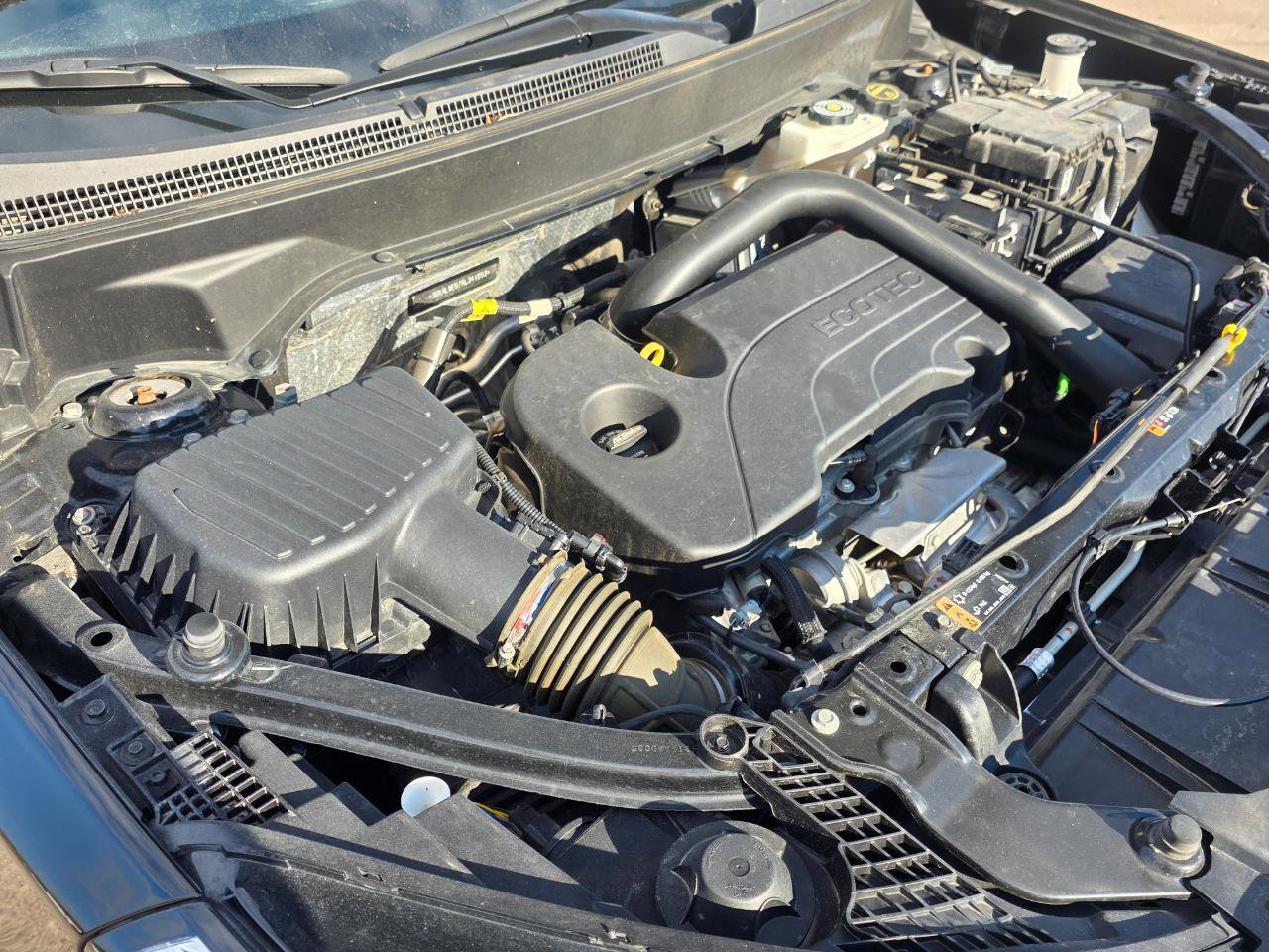 Used 2024 GMC Terrain SLE image 29