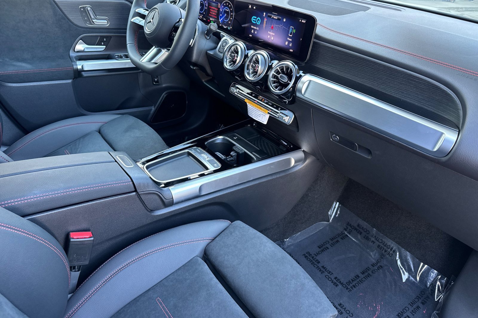 Used 2024 Mercedes-Benz EQB 300 4MATIC image 18