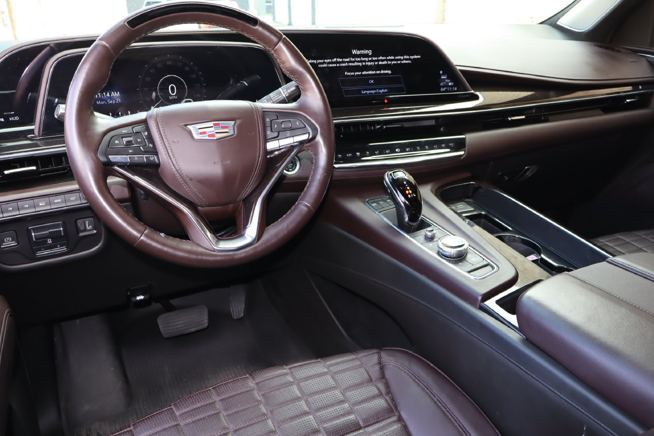 Used 2023 Cadillac Escalade Sport Platinum w/ LPO, Floor Liner Package AWD/4WD image 5