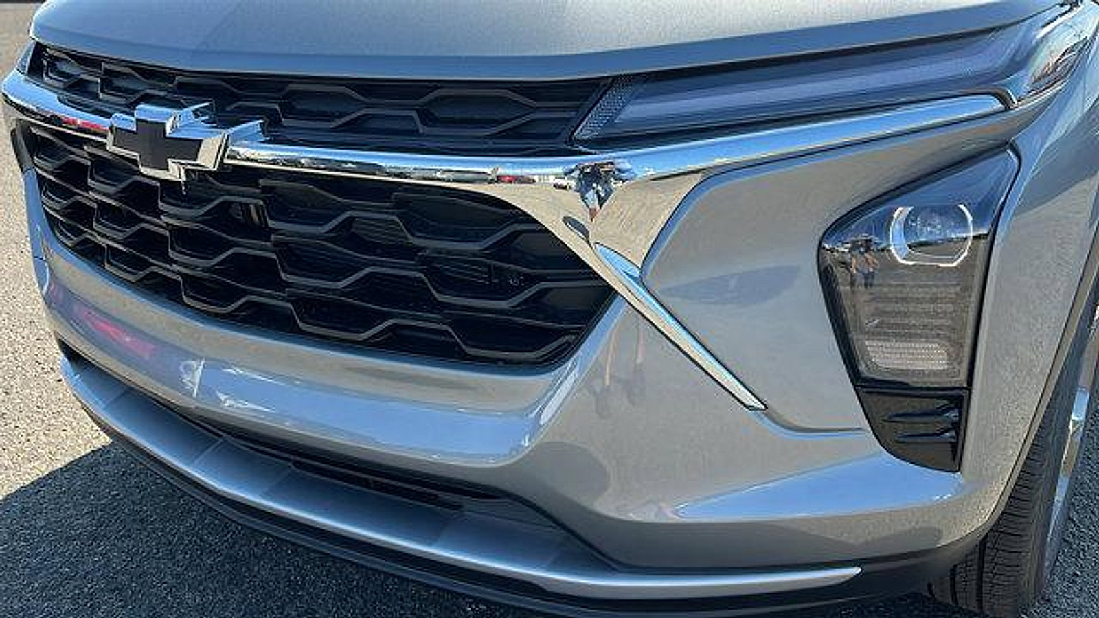 New 2026 Chevrolet Trax LT w/ Sunroof Package image 9