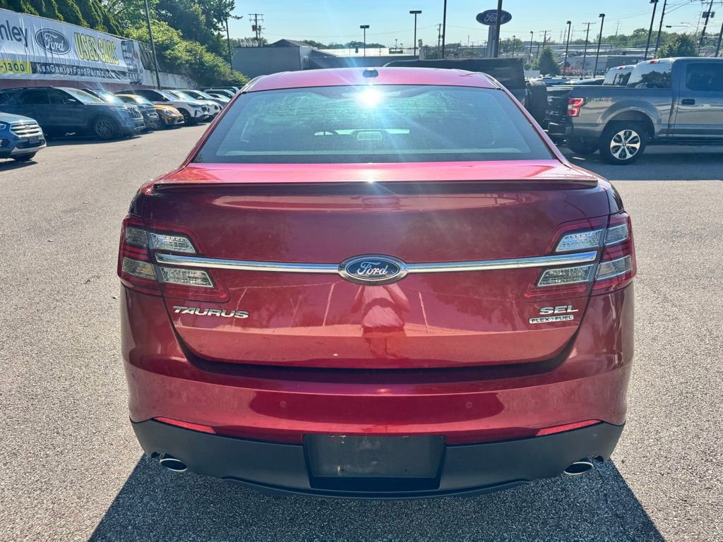 Used 2013 Ford Taurus SEL FWD image 4