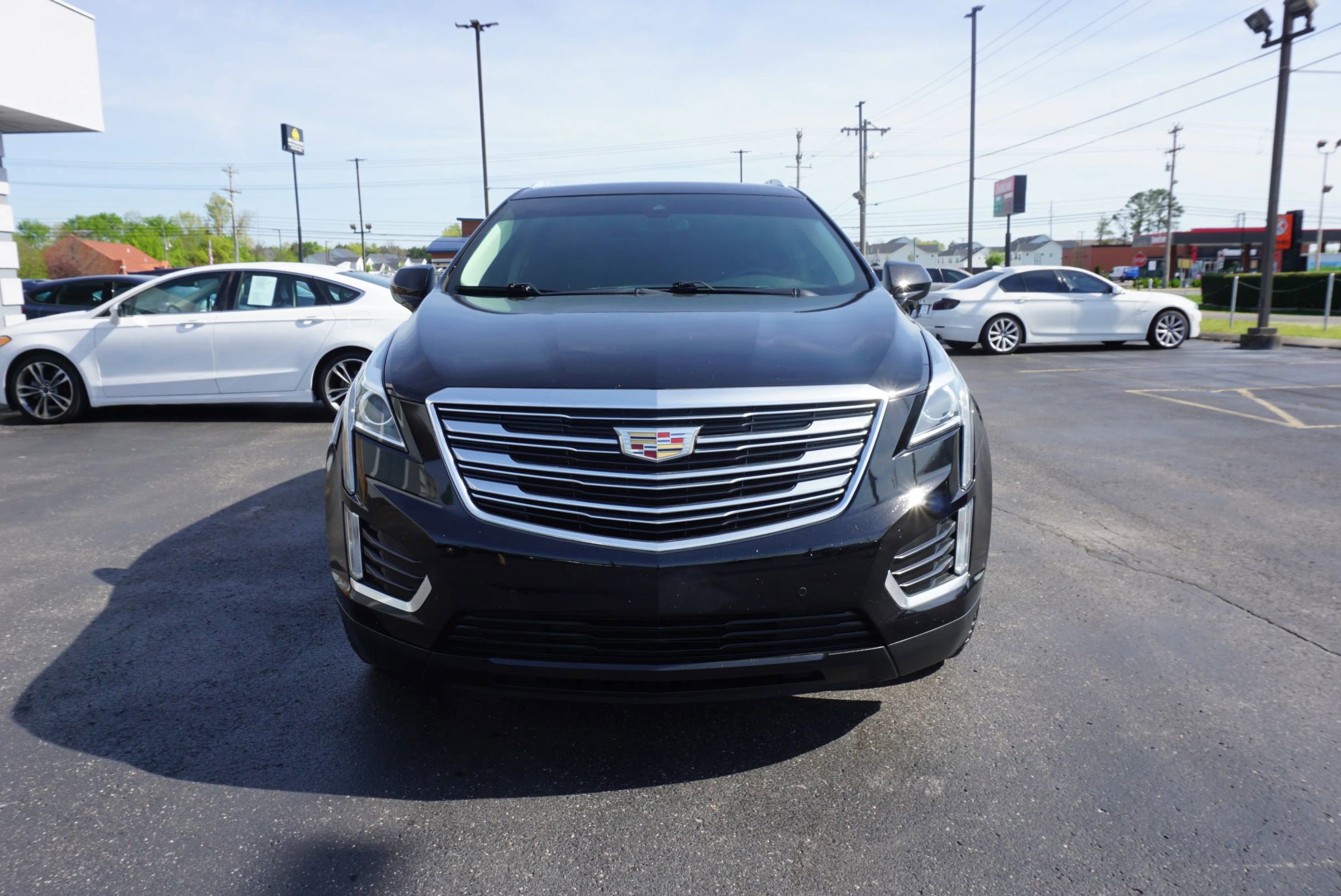 Used 2019 Cadillac XT5 Luxury FWD image 2