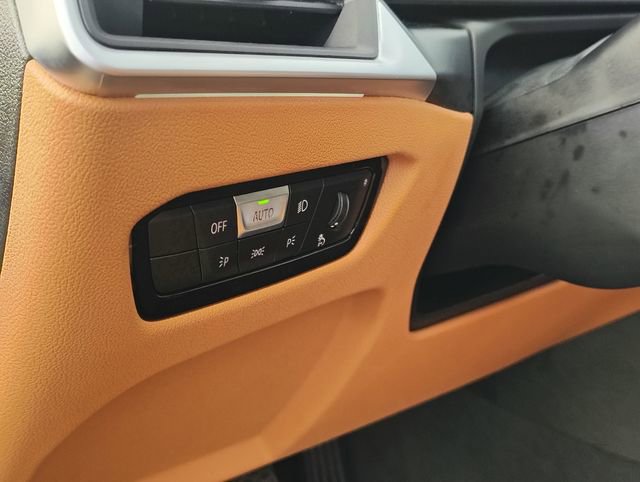 Used 2023 BMW 330i xDrive 330i xDrive w/ Premium Package image 13