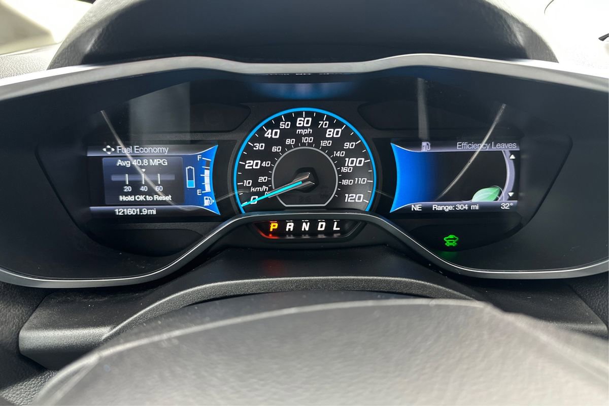 Used 2017 Ford C-MAX Energi SE w/ Equipment Group 401A image 16