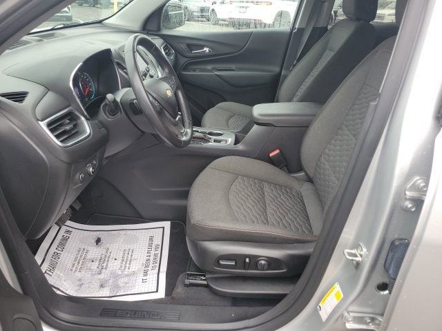Used 2020 Chevrolet Equinox LT w/ Driver Convenience Package image 4