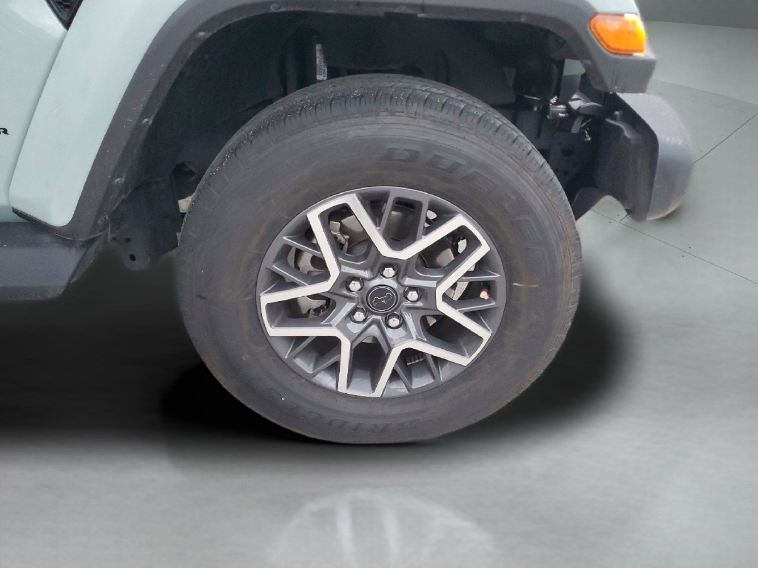 Certified 2024 Jeep Wrangler Sahara image 5