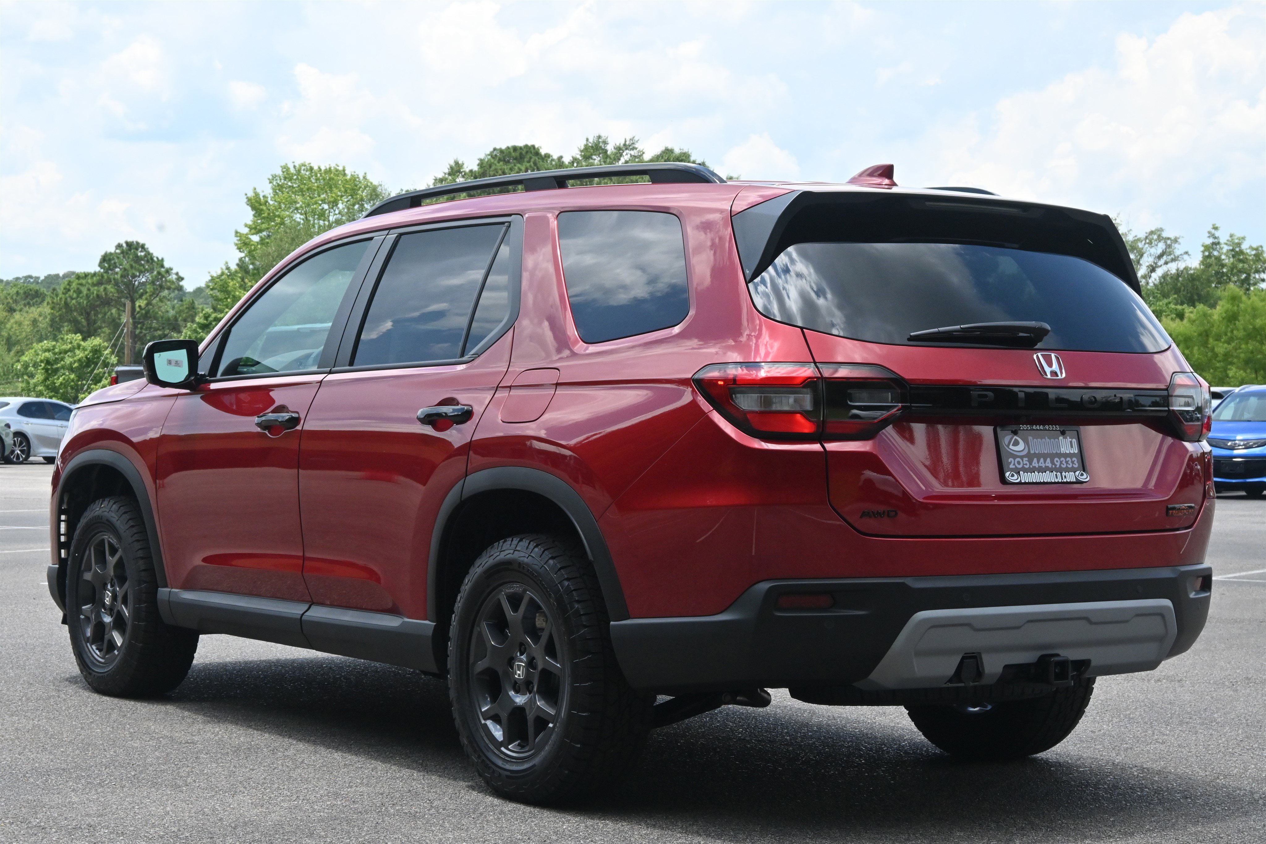 Used 2025 Honda Pilot TrailSport image 7