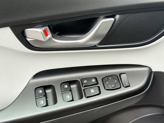 Used 2023 Hyundai Kona SE FWD image 16