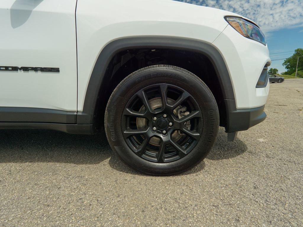 Used 2023 Jeep Compass Altitude w/ Sun and Sound Group AWD/4WD image 12