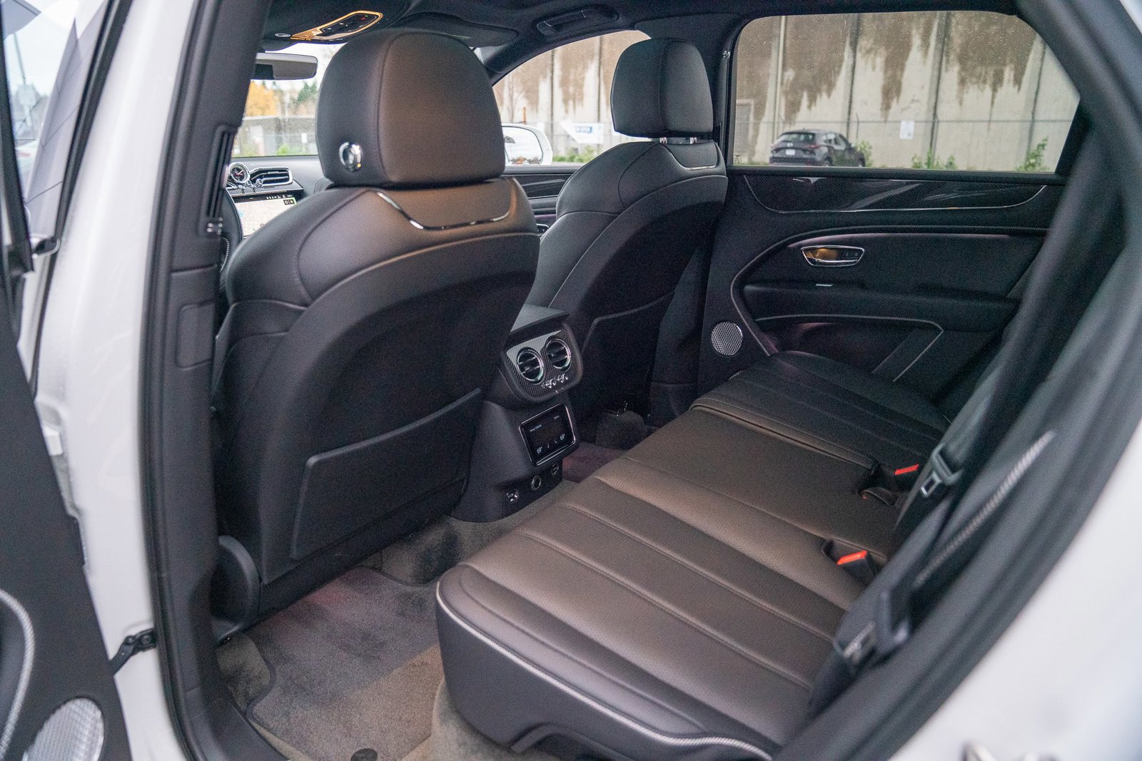 Used 2022 Bentley Bentayga image 24