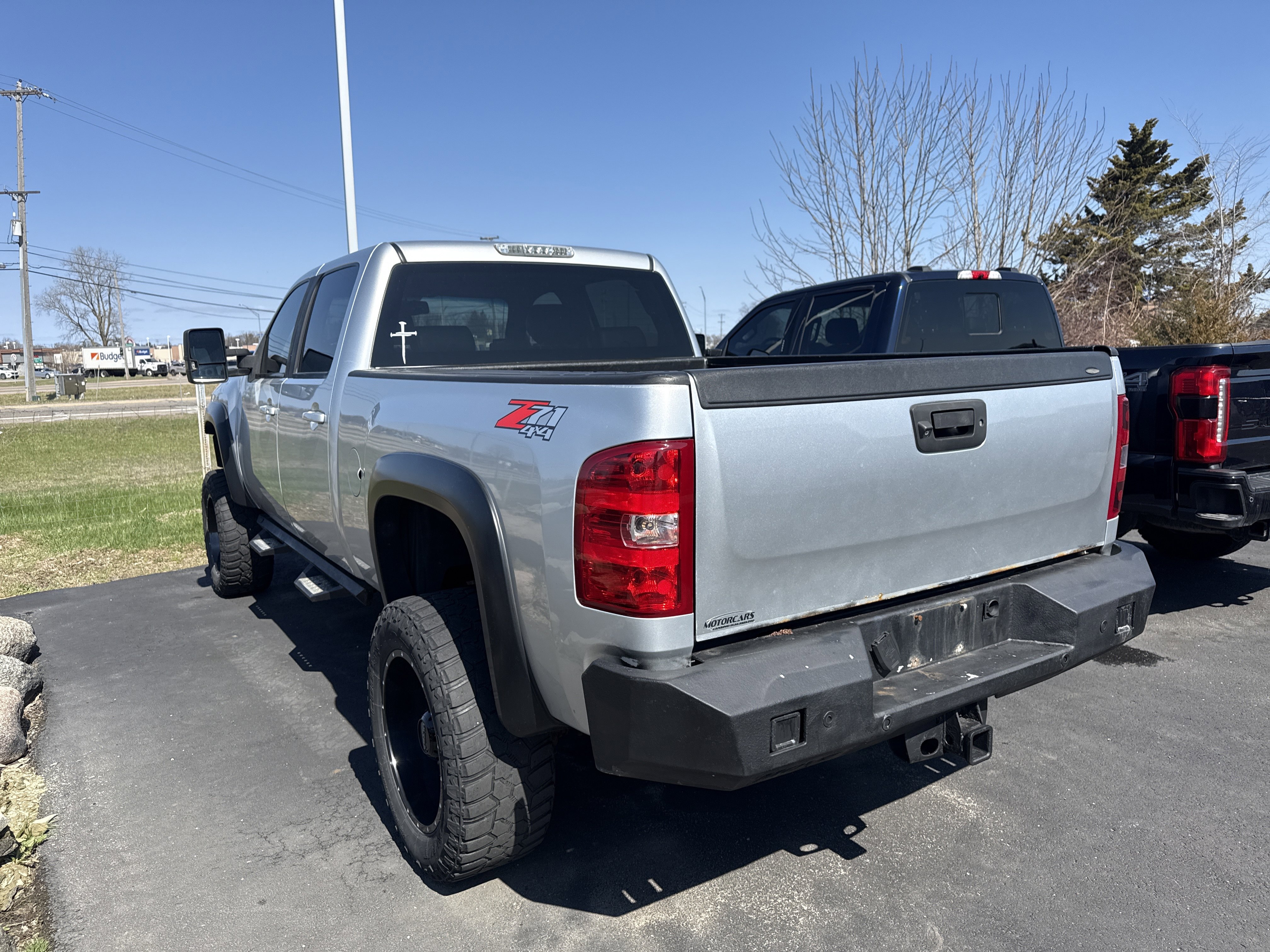 Used 2014 Chevrolet Silverado 2500 LT w/ Z71 Appearance Package AWD/4WD image 3
