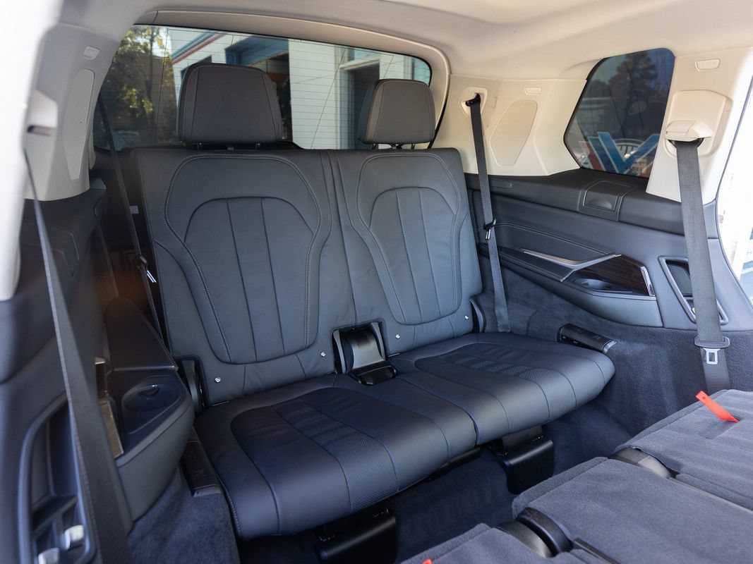Used 2020 BMW X7 xDrive40i w/ Premium Package AWD/4WD image 33