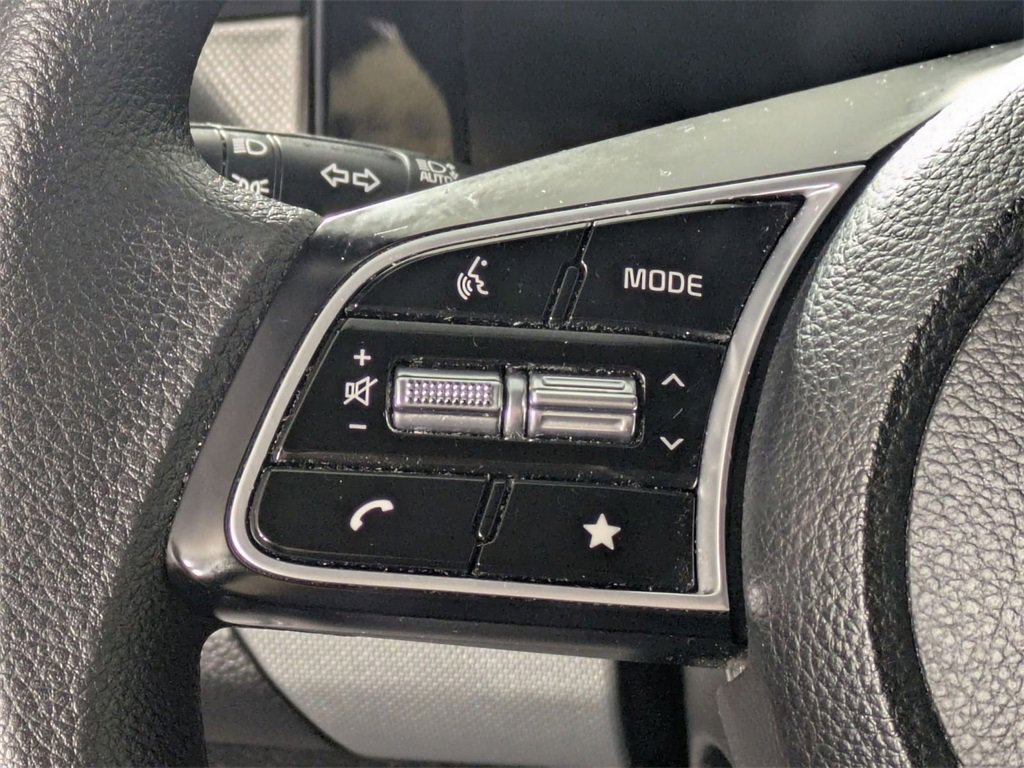 Used 2024 Kia Seltos LX image 16