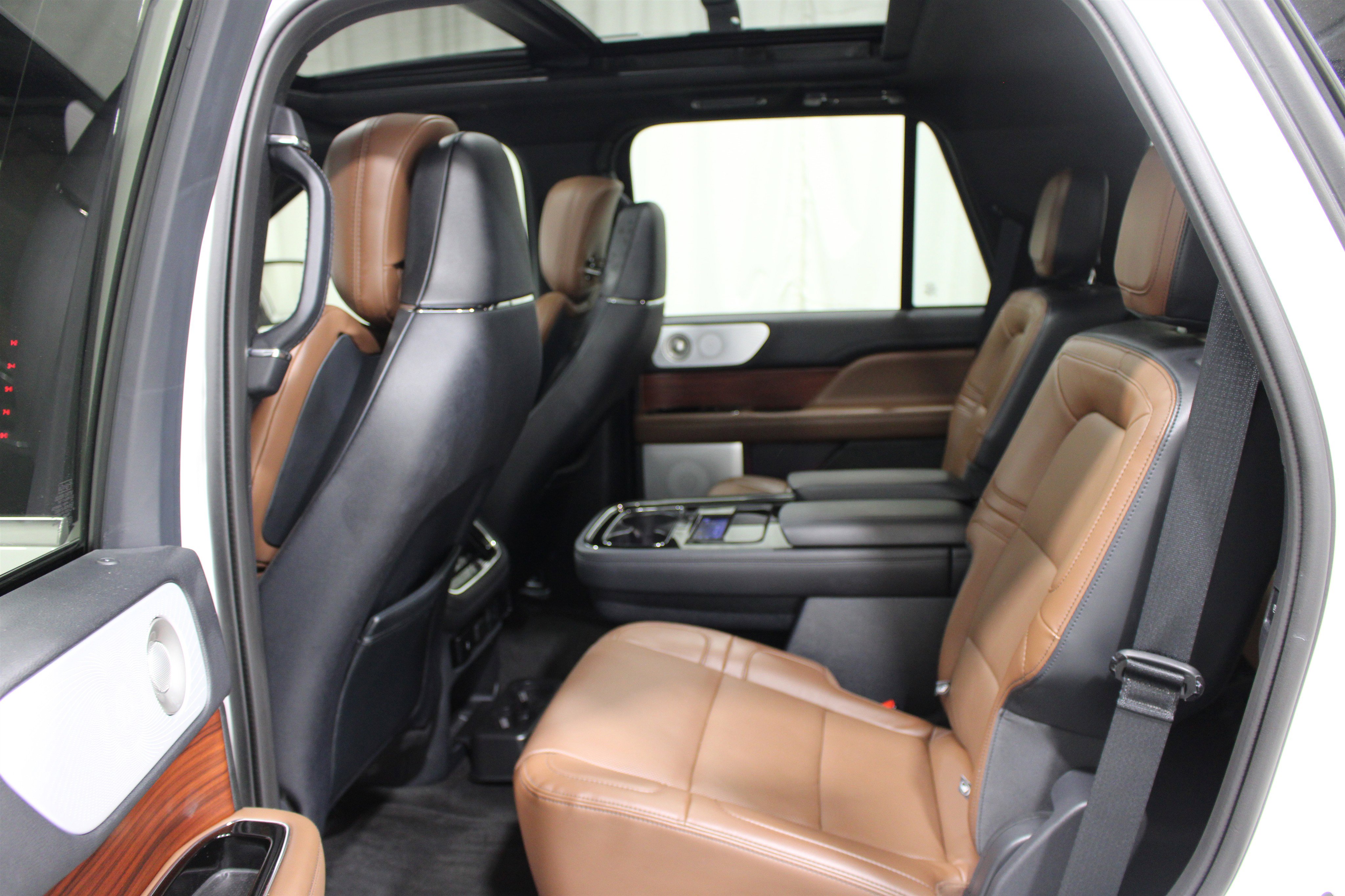 Used 2024 Lincoln Navigator Reserve AWD/4WD image 20