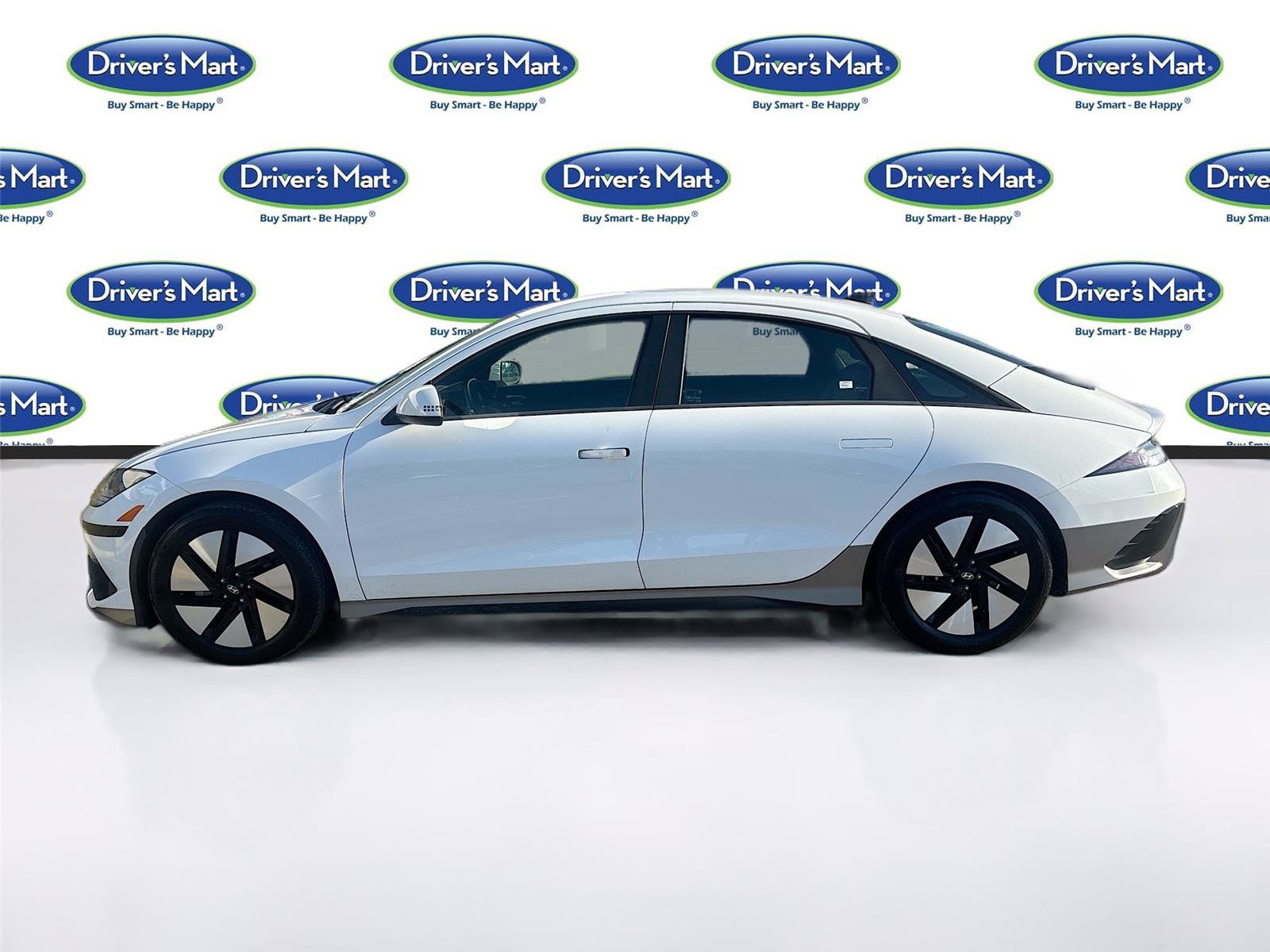 Used 2023 Hyundai Ioniq 6 SE RWD image 4