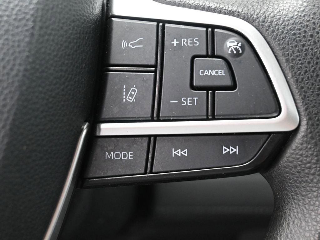 Certified 2021 Toyota Sienna LE FWD image 17