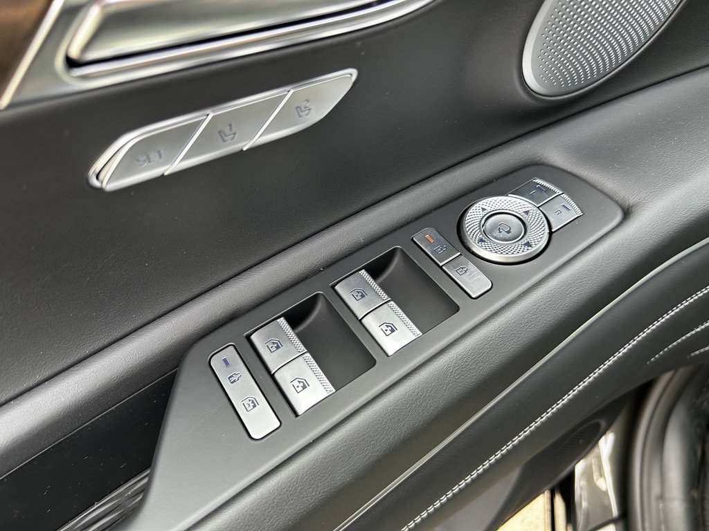 Used 2025 Genesis GV80 2.5T Advanced image 29