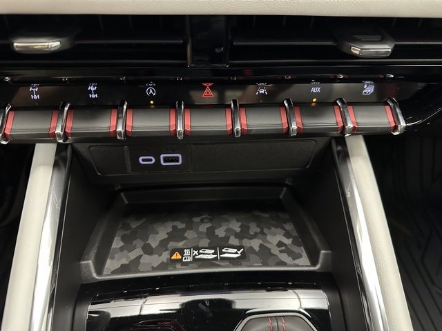 New 2025 GMC Canyon AT4 w/ AT4X Package image 9