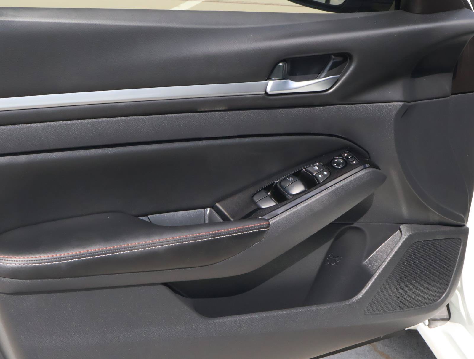 Used 2024 Nissan Altima 2.5 SR w/ SR Premium Package FWD image 15