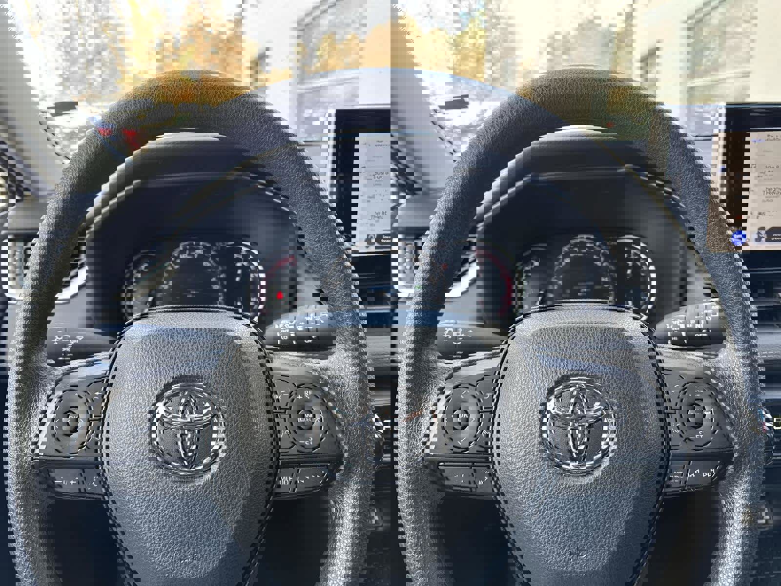 Used 2024 Toyota RAV4 XLE image 18